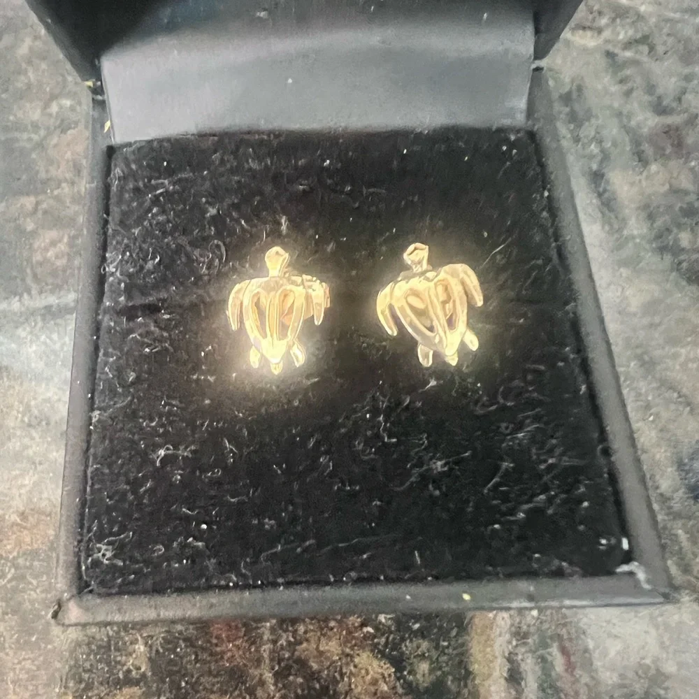 🎁14K GOLD TURTLE EARRINGS 🎁FOR A WOMAN OR A CHID🎁NEVER USED🎁